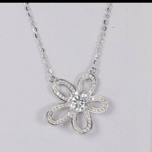 S925 Sterling Silver Moissanite Diamond Flower Neclace GRA CERT